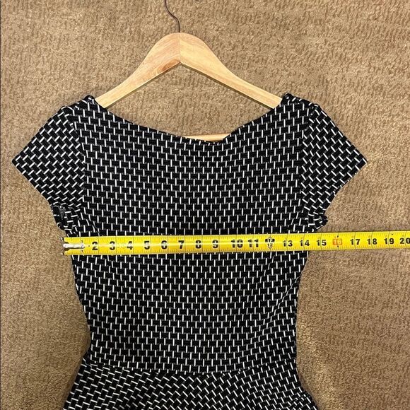Leota Black and White Geometric Mini Dress - Picture 7 of 10